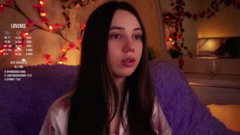 Snapshot of burnletitallburn chatting on November 2025 04:04:01 AM Jessica online show from November 2025 04:04:01 AM