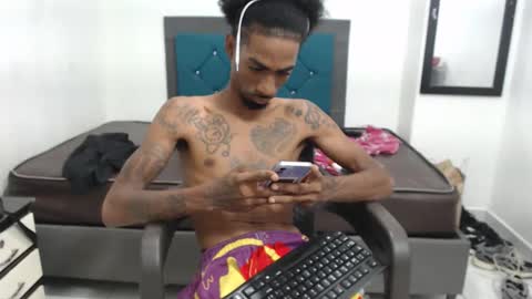 Snapshot of burrodelacosta chatting on April 2026 04:24:01 PM burrodelacosta online show from April 2026 04:24:01 PM