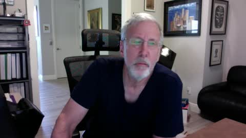 Snapshot of bustinout99 chatting on January 2025 02:14:01 PM afternoon wood online show from January 2025 02:14:01 PM