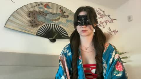 busy_bee69 online show from June 2026 07:37:01 PM