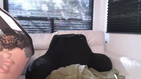 Snapshot of butterflybootyy chatting on September 2025 02:53:02 PM butterfly booty online show from September 2025 02:53:02 PM