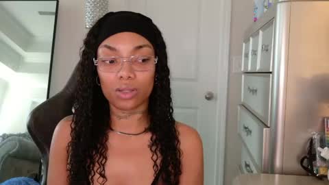 butterfly booty online show from May 2026 05:09:01 PM