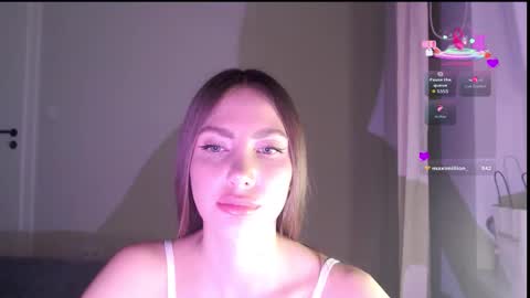 Lauren online show from December 2025 03:43:01 PM