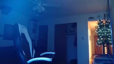 Snapshot of bwall1425 chatting on December 2024 05:55:02 AM bwall1425 online show from December 2024 05:55:02 AM