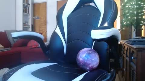 Snapshot of bwall1425 chatting on January 2025 06:38:02 PM bwall1425 online show from January 2025 06:38:02 PM