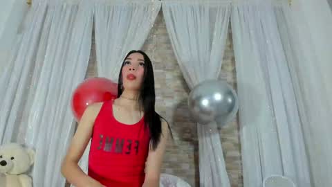 Snapshot of bylie_hills chatting on January 2025 02:02:02 PM bylie_hills online show from January 2025 02:02:02 PM