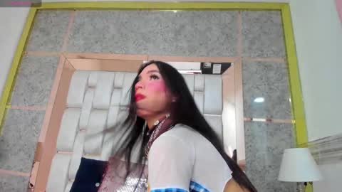 Snapshot of bylie_hills chatting on January 2025 08:10:02 AM bylie_hills online show from January 2025 08:10:02 AM