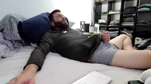 c2cmee online show from November 2025 03:27:01 AM