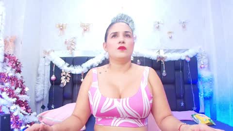 Snapshot of c_fox_ chatting on December 2024 03:01:02 AM Carolina online show from December 2024 03:01:02 AM