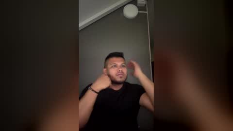 Snapshot of caballero_____ chatting on April 2026 06:00:02 AM INSTAGRAM CABALLERO 1998 online show from April 2026 06:00:02 AM