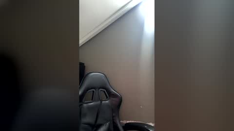 Snapshot of caballero_____ chatting on April 2026 05:34:01 AM INSTAGRAM CABALLERO 1998 online show from April 2026 05:34:01 AM