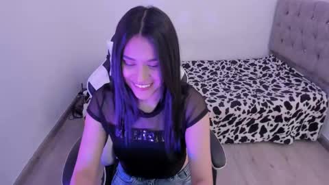 Snapshot of caelisse_cb chatting on October 2025 01:02:02 PM caelisse_cb online show from October 2025 01:02:02 PM