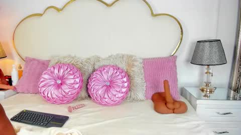 Cahitlin  online show from October 2025 05:38:01 AM