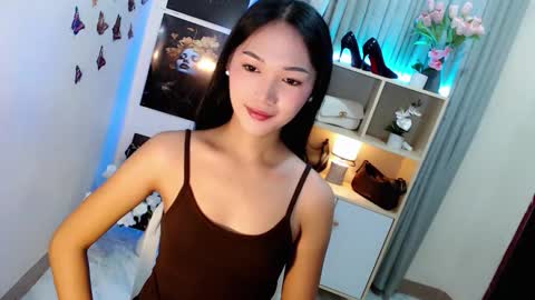 caitlin online show from October 2025 07:36:02 PM