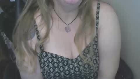 Snapshot of calcavorix chatting on March 2026 12:45:01 AM Calie online show from March 2026 12:45:01 AM