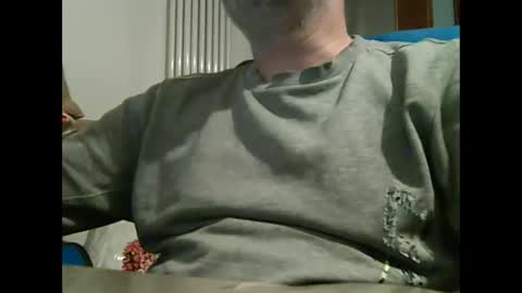 Snapshot of caldoski chatting on November 2025 09:24:02 PM caldoski online show from November 2025 09:24:02 PM