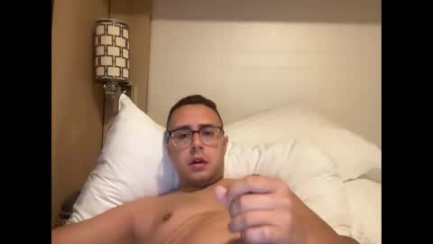 caliguyweo online show from October 2025 10:25:01 AM