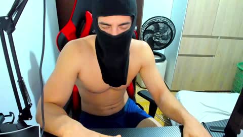 Snapshot of calihotcaliente27 chatting on December 2024 10:49:02 AM calihotcaliente27 online show from December 2024 10:49:02 AM