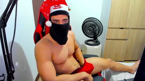 Snapshot of calihotcaliente27 chatting on December 2024 01:11:02 PM calihotcaliente27 online show from December 2024 01:11:02 PM