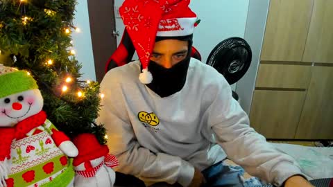 Snapshot of calihotcaliente27 chatting on December 2024 02:17:02 AM calihotcaliente27 online show from December 2024 02:17:02 AM