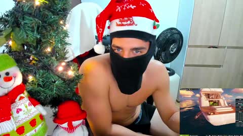 Snapshot of calihotcaliente27 chatting on December 2024 01:30:02 PM calihotcaliente27 online show from December 2024 01:30:02 PM