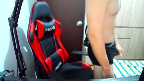 Snapshot of calihotcaliente27 chatting on January 2025 10:06:01 AM calihotcaliente27 online show from January 2025 10:06:01 AM