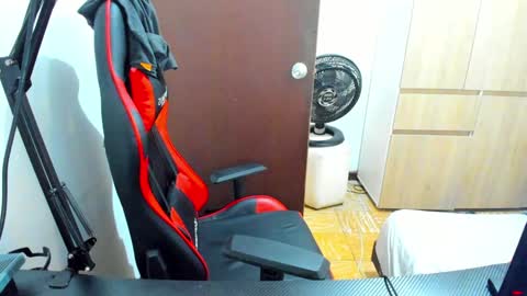 Snapshot of calihotcaliente27 chatting on January 2025 01:11:01 PM calihotcaliente27 online show from January 2025 01:11:01 PM