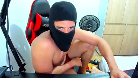 Snapshot of calihotcaliente27 chatting on January 2025 02:48:01 PM calihotcaliente27 online show from January 2025 02:48:01 PM