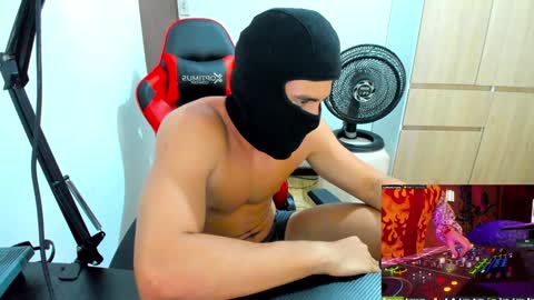 Snapshot of calihotcaliente27 chatting on January 2025 05:45:02 PM calihotcaliente27 online show from January 2025 05:45:02 PM