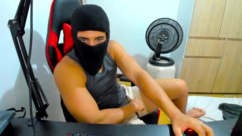 Snapshot of calihotcaliente27 chatting on February 2025 02:34:02 PM calihotcaliente27 online show from February 2025 02:34:02 PM