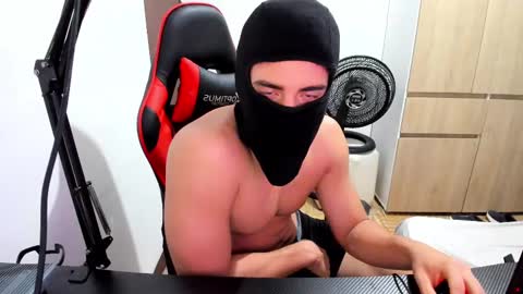 Snapshot of calihotcaliente27 chatting on February 2025 10:35:01 AM calihotcaliente27 online show from February 2025 10:35:01 AM