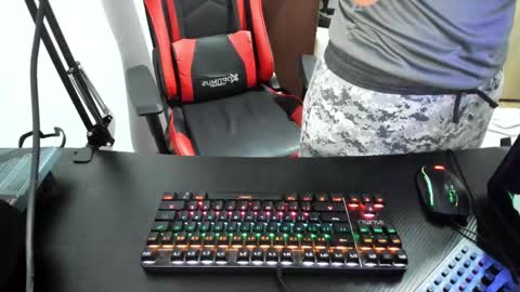 Snapshot of calihotcaliente27 chatting on February 2025 10:56:02 AM calihotcaliente27 online show from February 2025 10:56:02 AM