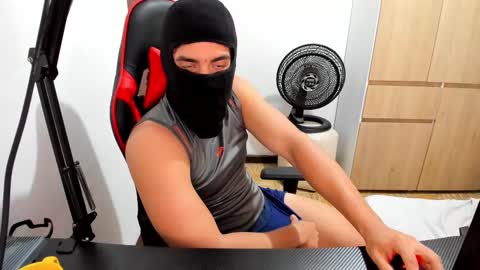 Snapshot of calihotcaliente27 chatting on February 2025 02:01:01 PM calihotcaliente27 online show from February 2025 02:01:01 PM