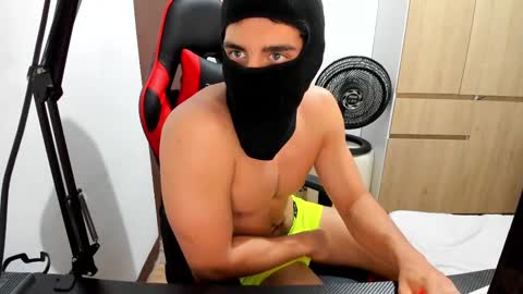 Snapshot of calihotcaliente27 chatting on February 2025 01:08:02 PM calihotcaliente27 online show from February 2025 01:08:02 PM