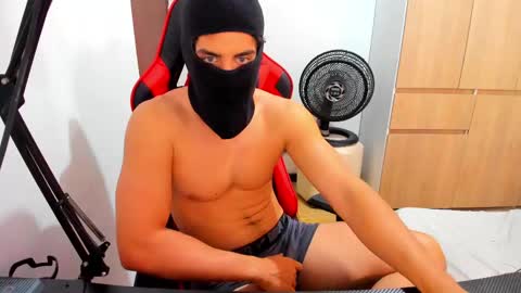 Snapshot of calihotcaliente27 chatting on March 2025 06:30:01 PM calihotcaliente27 online show from March 2025 06:30:01 PM