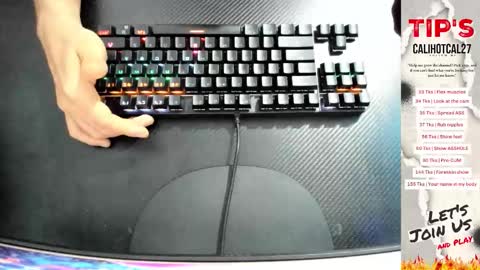 Snapshot of calihotcaliente27 chatting on October 2025 09:42:01 AM calihotcaliente27 online show from October 2025 09:42:01 AM