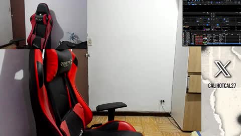 Snapshot of calihotcaliente27 chatting on November 2025 10:04:02 AM calihotcaliente27 online show from November 2025 10:04:02 AM