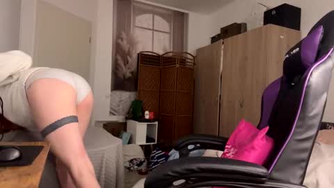 Snapshot of caliiie_of chatting on April 2026 05:54:02 AM Caliiie of online show from April 2026 05:54:02 AM