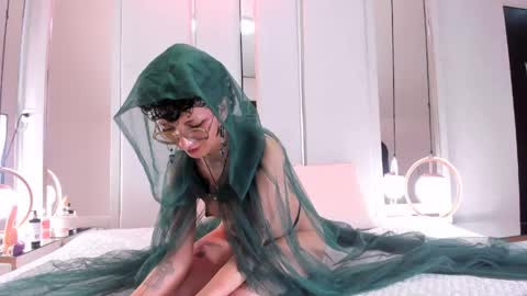 Caliope  online show from April 2026 09:18:02 PM