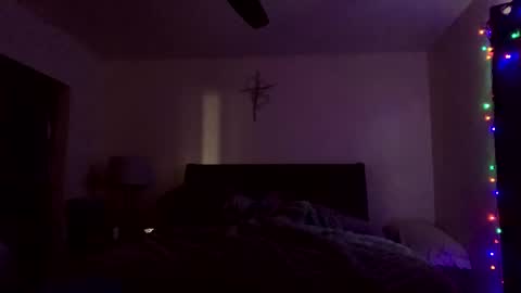 calishop1 online show from December 2024 04:35:02 PM