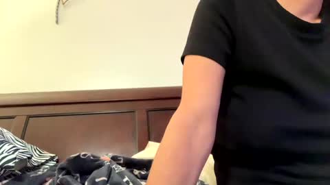 calishop1 online show from October 2025 03:20:02 AM