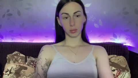 Snapshot of call_me_dad_ chatting on January 2025 11:43:01 PM Anna online show from January 2025 11:43:01 PM