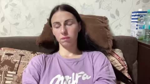 Snapshot of call_me_dad_ chatting on November 2025 09:25:02 PM Anna online show from November 2025 09:25:02 PM