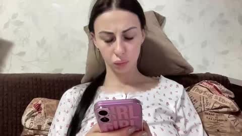 Snapshot of call_me_dad_ chatting on December 2025 10:57:02 AM Anna online show from December 2025 10:57:02 AM