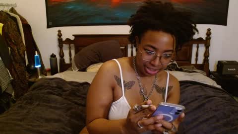 Snapshot of call_me_hedone chatting on January 2025 03:07:02 PM Hedone online show from January 2025 03:07:02 PM