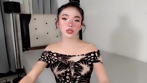 Snapshot of call_me_nina chatting on May 2026 03:52:02 PM call_me_nina online show from May 2026 03:52:02 PM