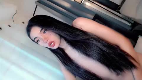 Snapshot of call_me_nina chatting on June 2026 02:27:01 AM call_me_nina online show from June 2026 02:27:01 AM
