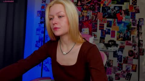 Snapshot of callista_a chatting on November 2025 11:21:02 AM Robin online show from November 2025 11:21:02 AM