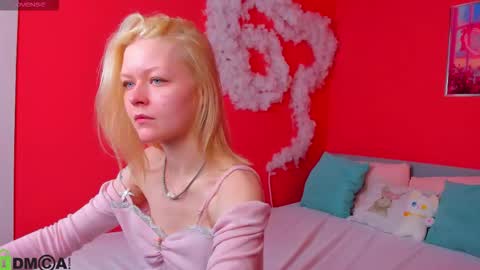 Snapshot of callista_a chatting on November 2025 03:48:01 AM Robin online show from November 2025 03:48:01 AM