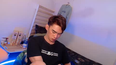 Arthr   online show from December 2024 07:45:01 PM